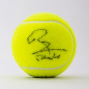 Rafael Nadal — Pelota de Tenis Autografiada - Vista frontal